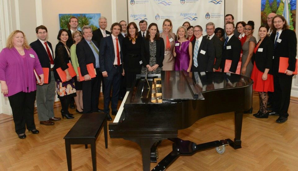 Members of the Choral Arts Chorus with Federico Barttfeld, Minister, Head of Investment Section, Embassy of the Argentine Republic, Kraft, Nahón, Phillips, Diane Schaefer, Choral Arts Board Chair and Senior Vice President, RBC Financial Wealth Management, and Scott Tucker, Choral Arts Artistic Director. Photo credit Russell Hirshorn